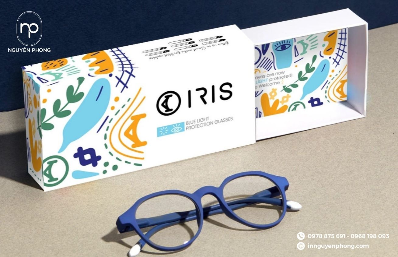 Dạng hộp rút đựng kính